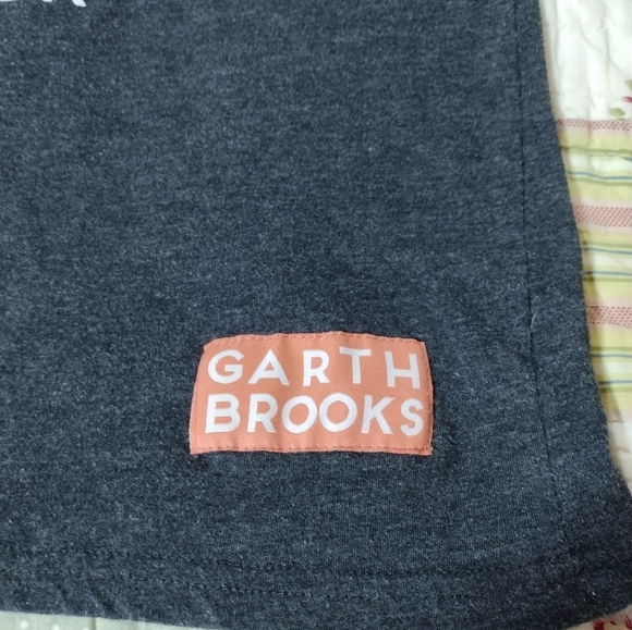 Garth Brooks World Tour Concert T-shirt - Picture 4 of 12